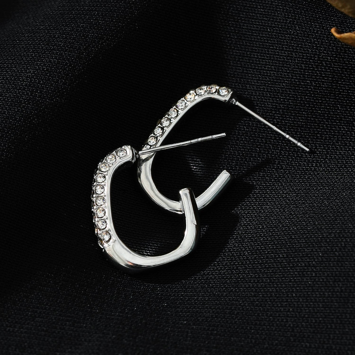 FIRLE Argent (Or Blanc) : Créoles ovales à pavé de zircone partiel
