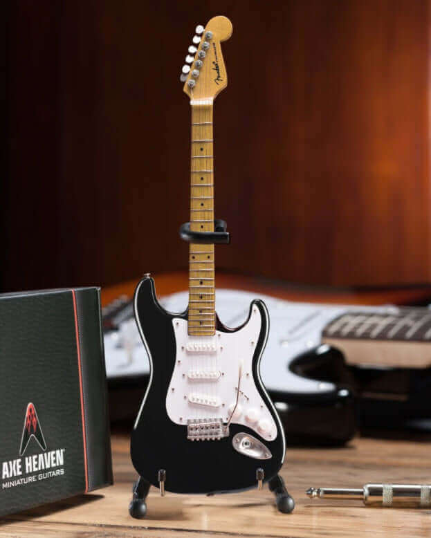 Fender™ Black Strat™ Guitare Miniature Réplique Classique