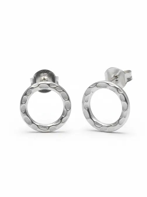 Boucles d'oreilles clous en argent plaqué, motif cercle martelé