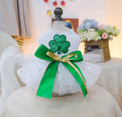 Robe pour chien de la Saint-Patrick « Lucky Me » – Robe pour chien de la Saint-Patrick