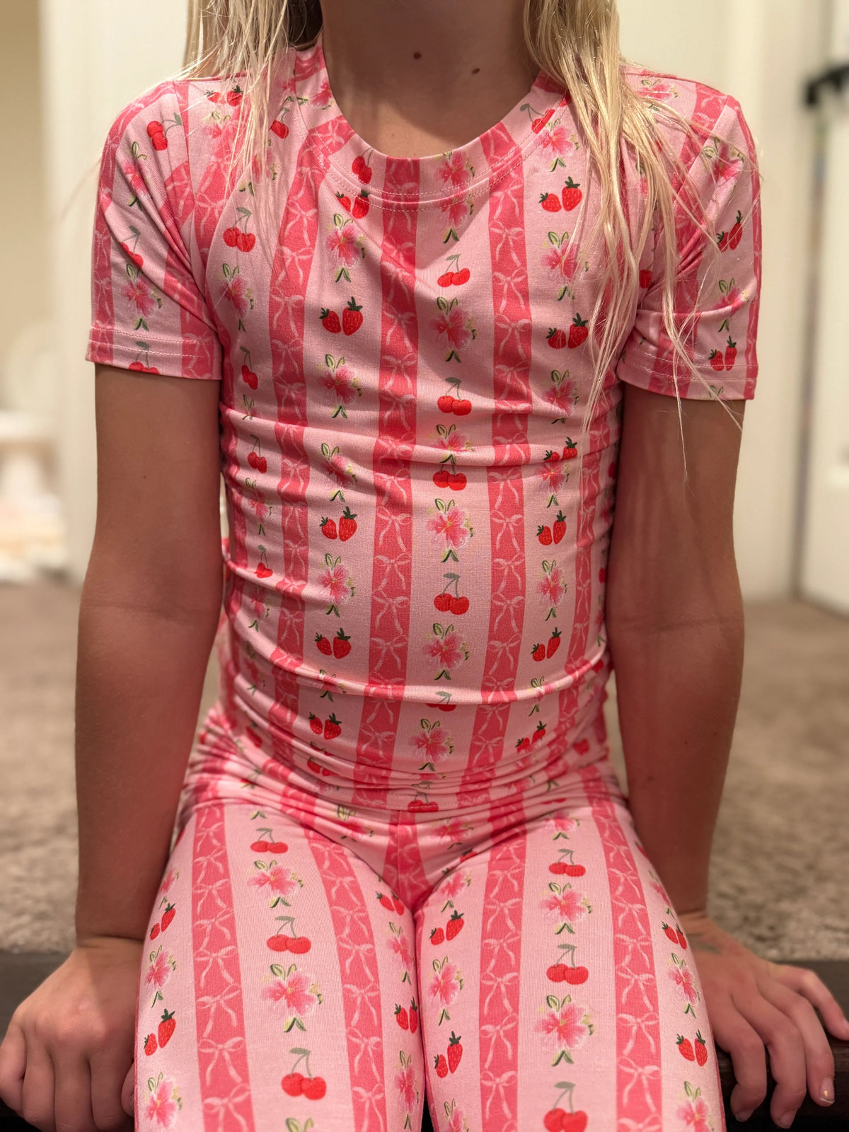 Pantalon de pyjama nœuds fraises et cerises roses pour enfants