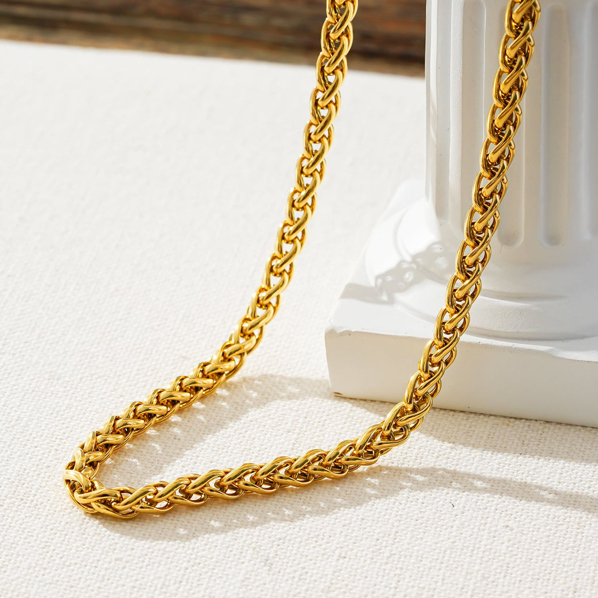 Style ABBOT : Collier ras-du-cou épais à maillons ovales entrelacés