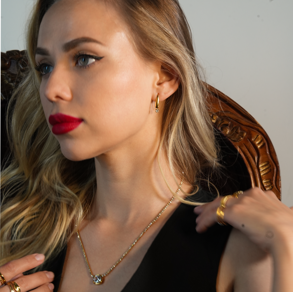 AURA : Pendentif oxyde de zirconium serti sur une chaîne perlée de mini-oxydes de zirconium