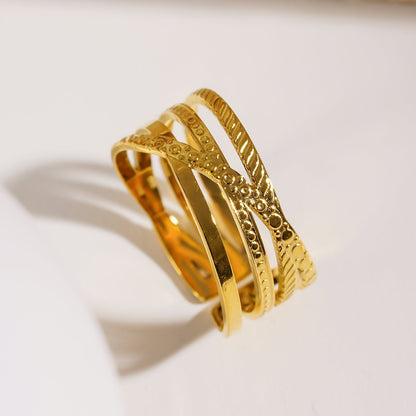 ALOIS: Bague en or texturée multicouche croisée