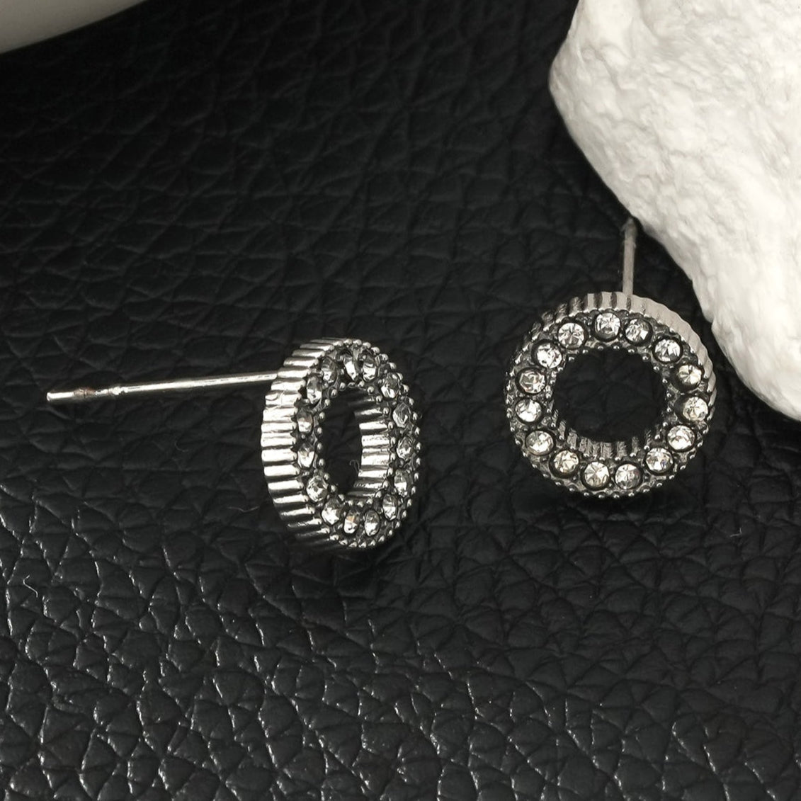AMATOLE Argent (Or Blanc) : Mini-clous d'oreilles cercle radiant