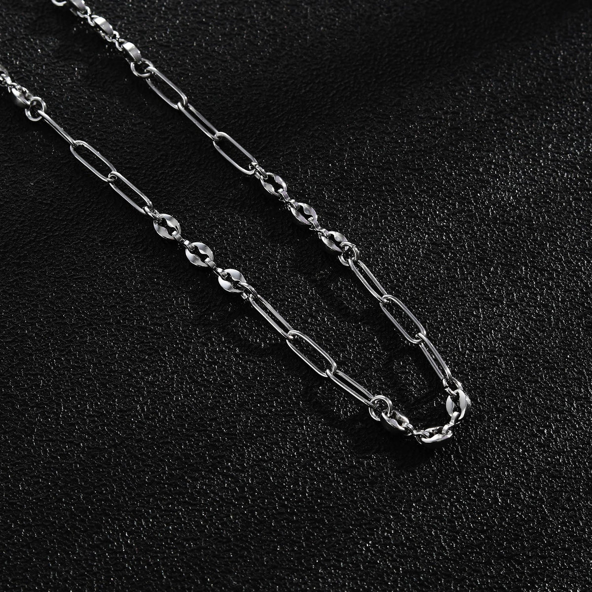 Collier chaîne AMMA Silver (Or Blanc) à maillons trombones et perles ovales