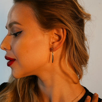ARACELI : Boucles d'oreilles ovales délicates d'inspiration vintage, ornées de perles arrondies