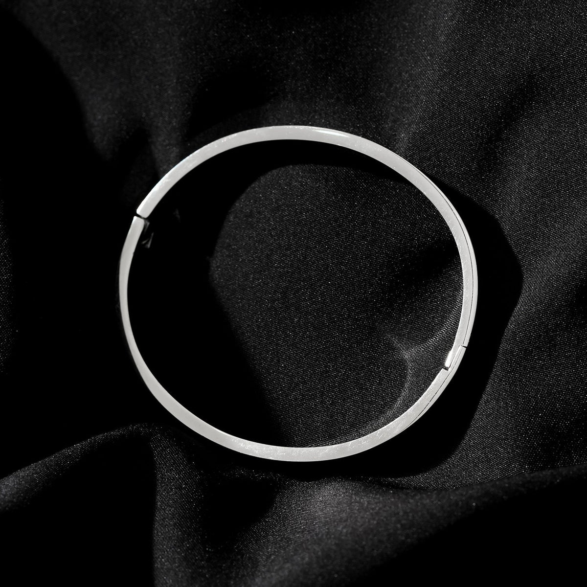 ATTILI : Bracelet jonc minimaliste classique en argent