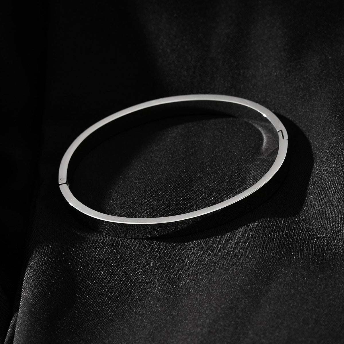 ATTILI : Bracelet jonc minimaliste classique en argent