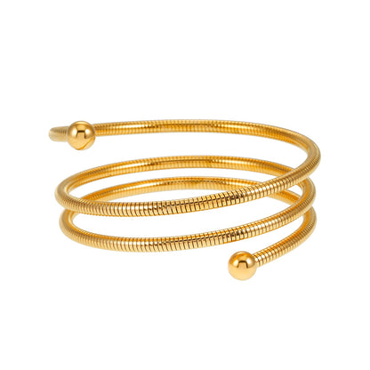 BASHEE : Bracelet triple en or avec lignes de surface et perles décoratives.
