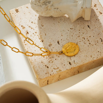 BILBAO Gold : Collier pendentif pièce de monnaie romaine.