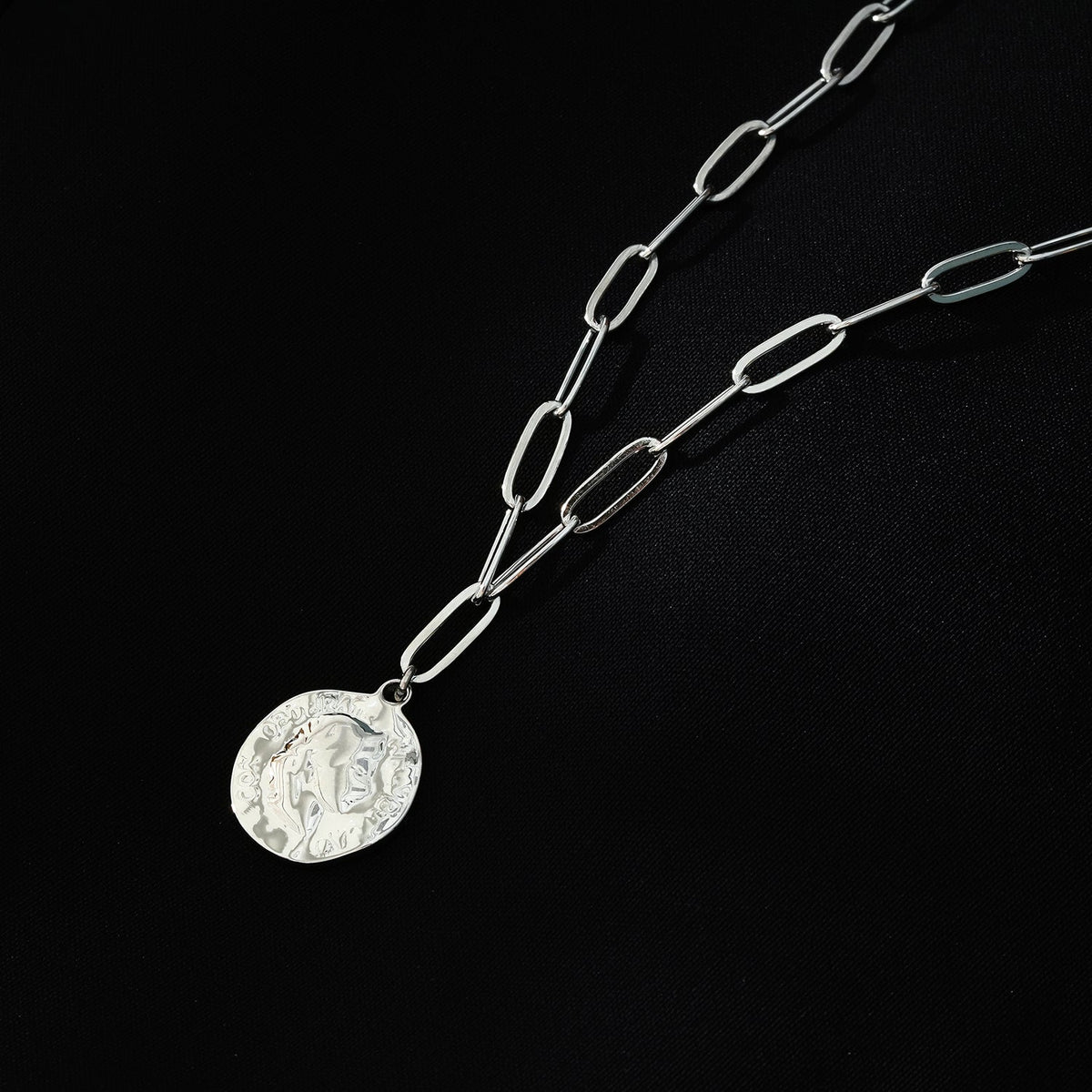 BILBAO Silver : Collier Pendentif Pièce Romaine.