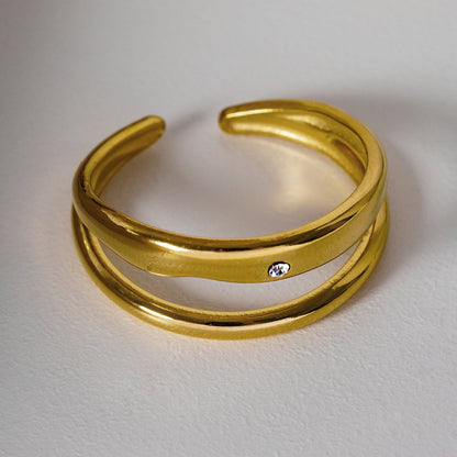 CARMELITA : Bague solitaire double bande minimaliste moderne en zircone (CZ)