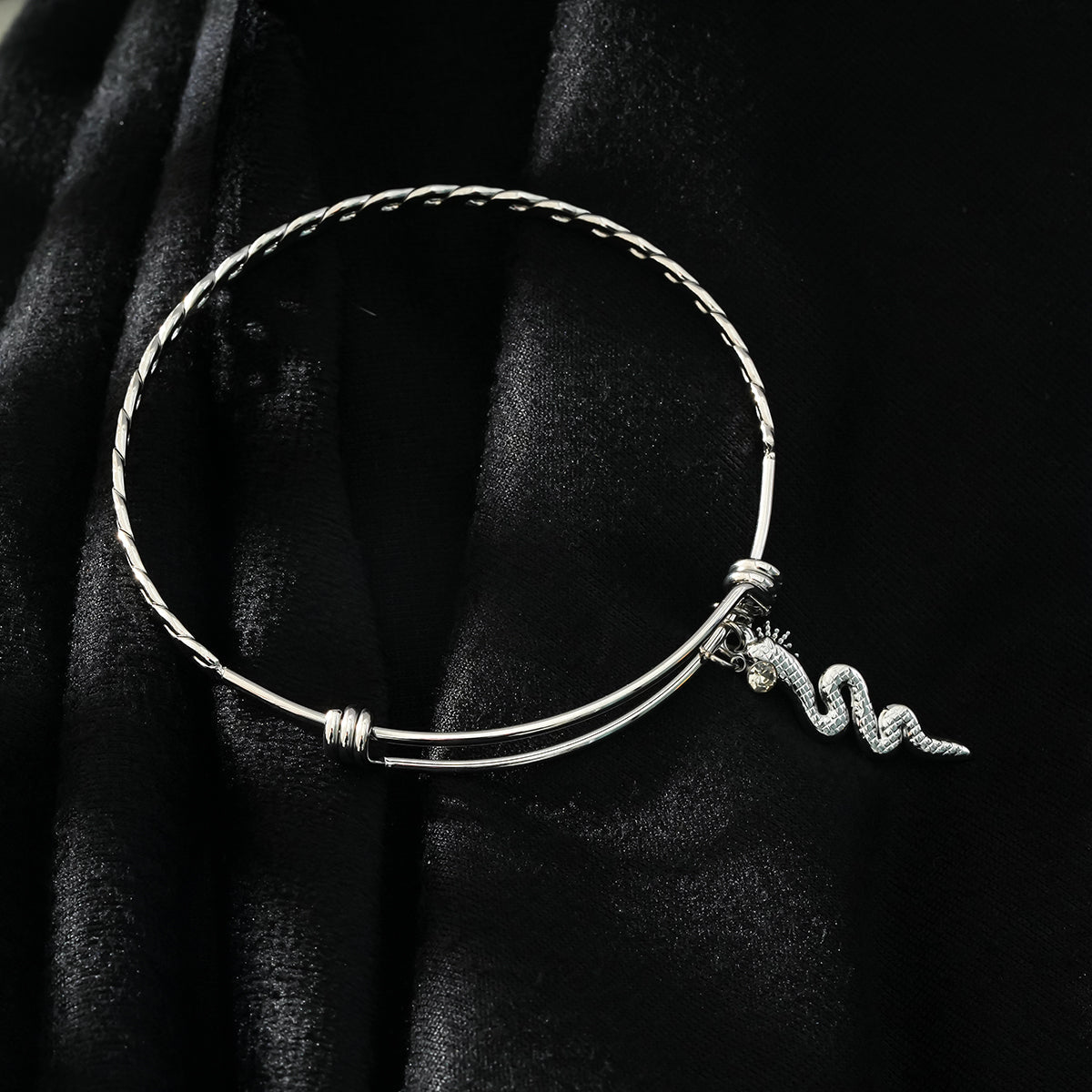 CATALINA Or Blanc (ton argenté) : Bracelet avec Breloques Serpent, Symbole Solaire et Zirconia (CZ).