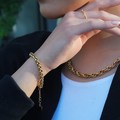 Style CLOVELLY : Bracelet épais à mailles ovales entrelacées