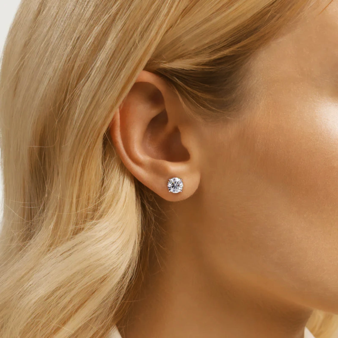 CODI Silver (Or Blanc) : Clous d'oreilles essentiels quotidiens en Moissanite (Alternative au Diamant)