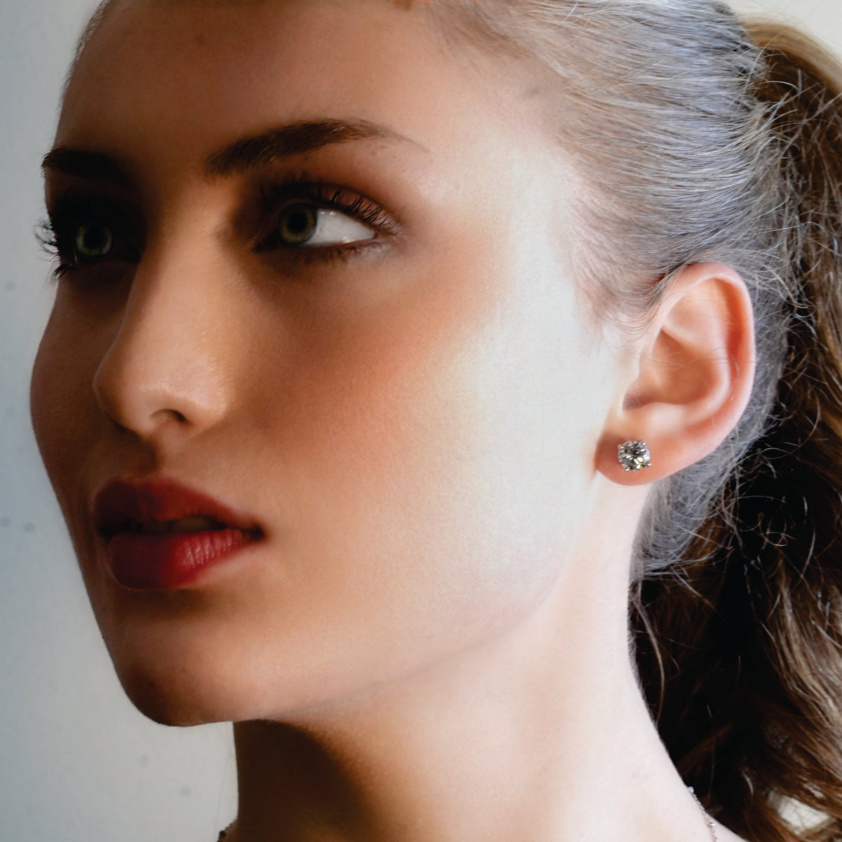 CODI Silver (Or Blanc) : Clous d'oreilles essentiels quotidiens en Moissanite (Alternative au Diamant)