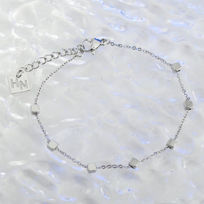 DARBY: Bracelet en argent perlé carré
