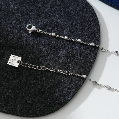 DEMELZA LG : Cheville contemporaine en argent avec de délicates perles carrées