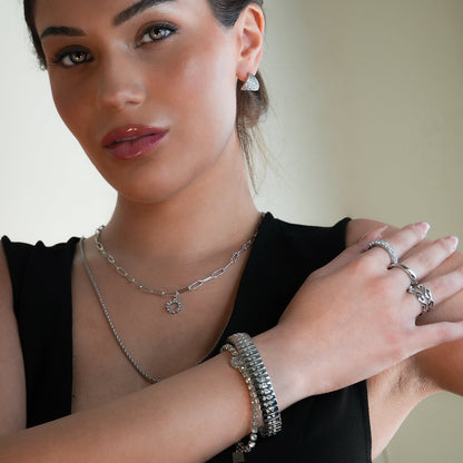 DE SAO : Bracelet style montre rétro en argent incrusté d'une double rangée de zircons (CZ).