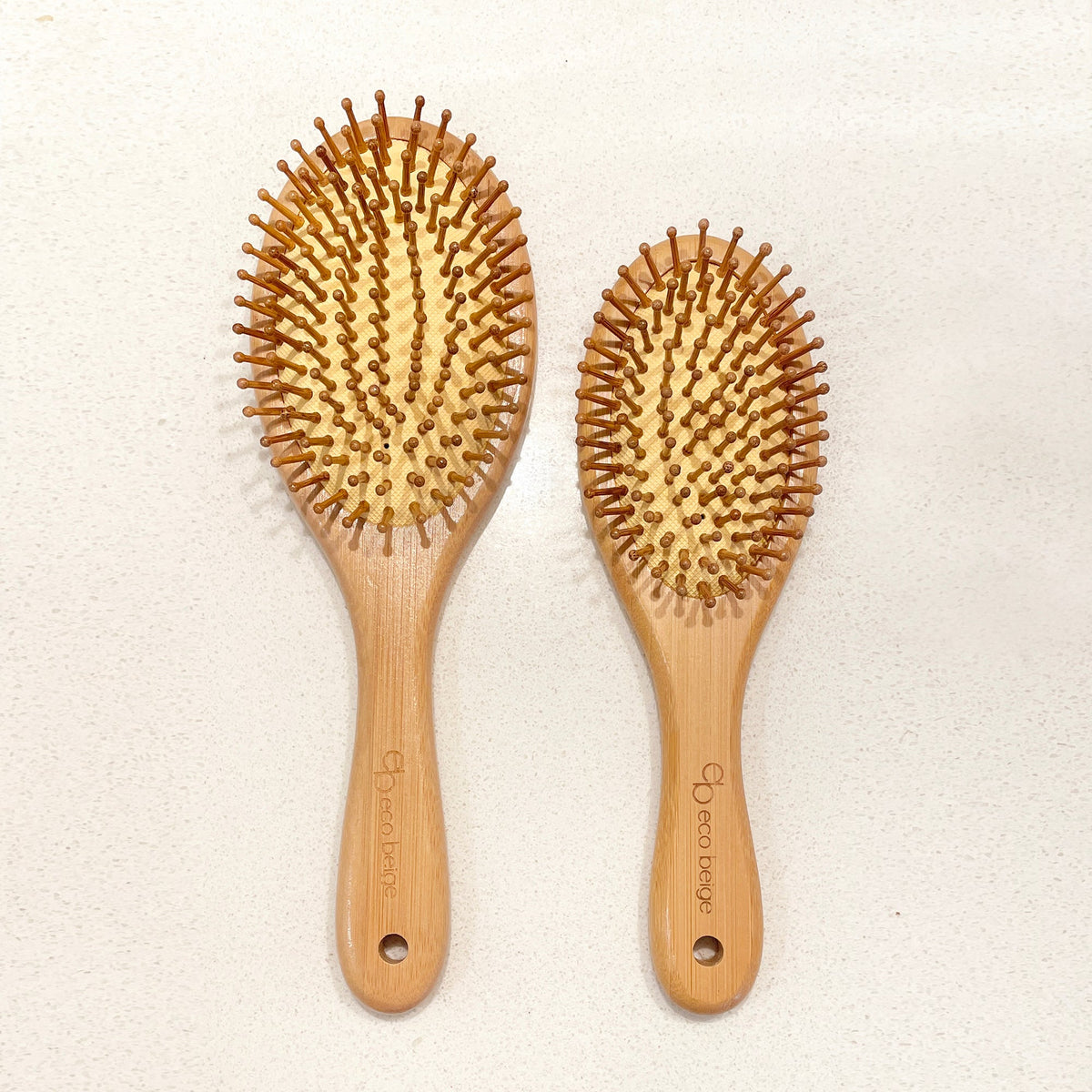 Brosse à cheveux en bambou rembourrée - Mini Ovale