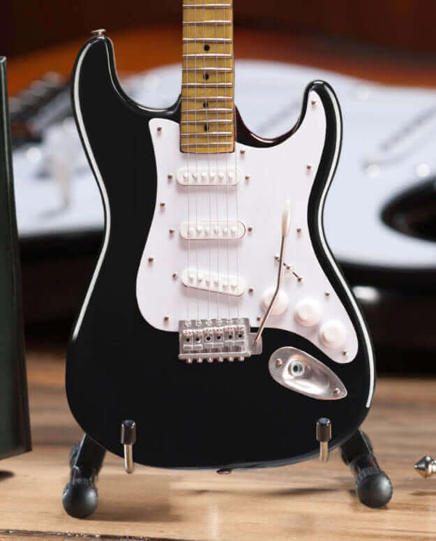 Fender™ Black Strat™ Guitare Miniature Réplique Classique