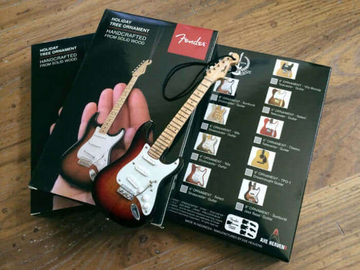 Ornement de guitare FENDER Stratocaster dorée - 15 cm