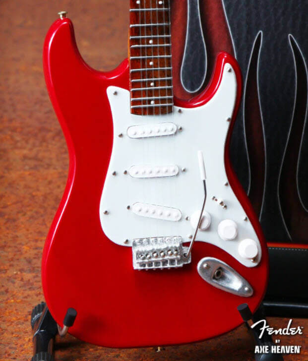 Réplique de guitare Fender™ Stratocaster™ rouge classique