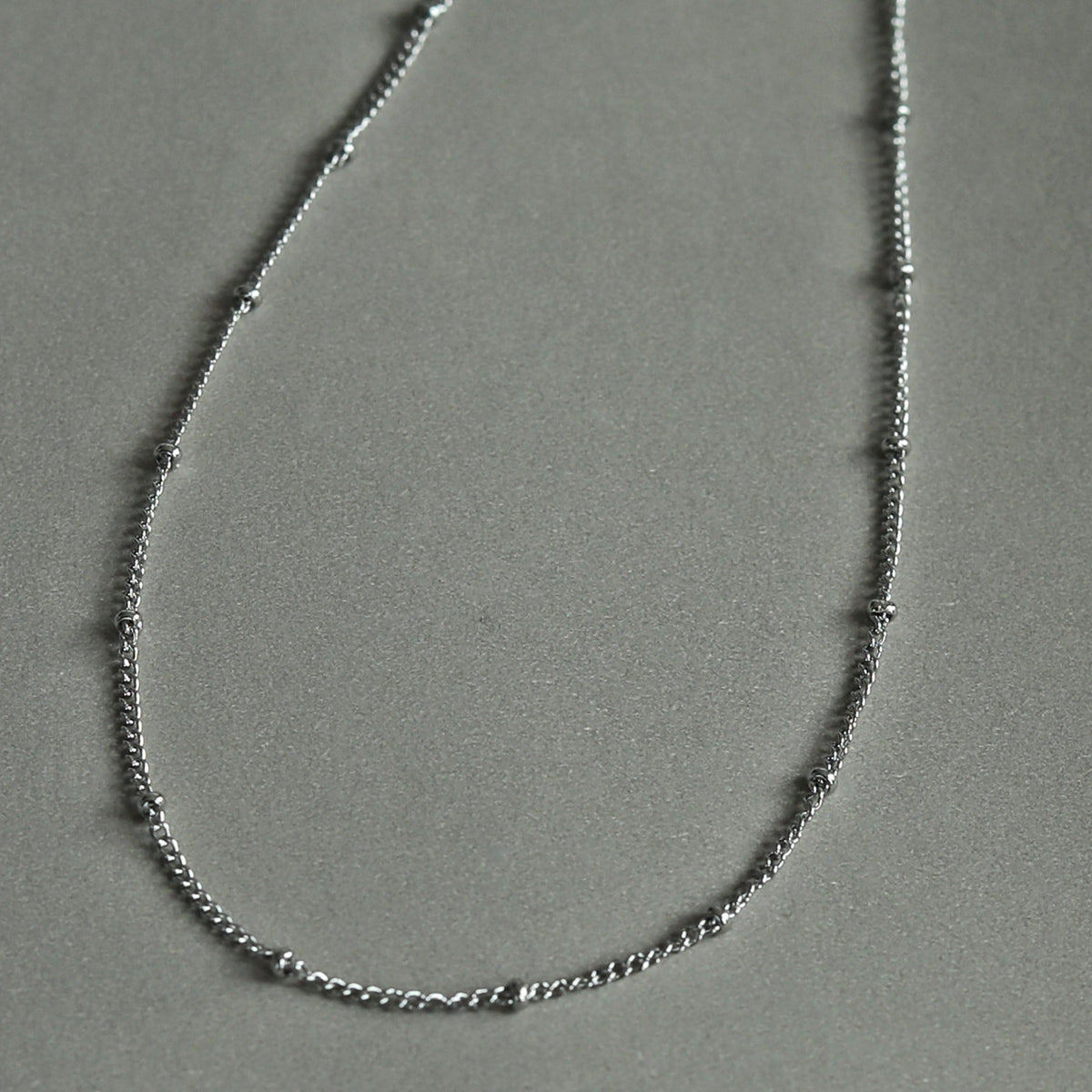 Collier en chaîne d'argent perlée GENOA