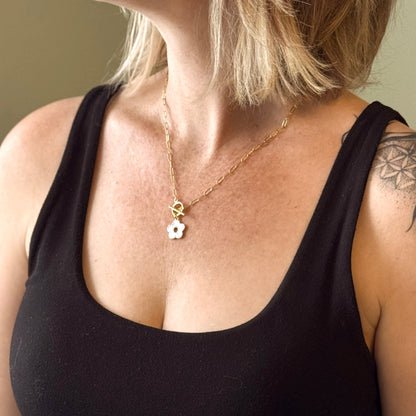 Collier chaîne avec pendentif en nacre