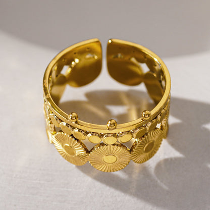 HIYAS : Digne d'une Reine - la bague Couronne.