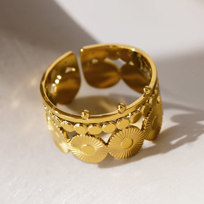 HIYAS : Digne d'une Reine - la bague Couronne.