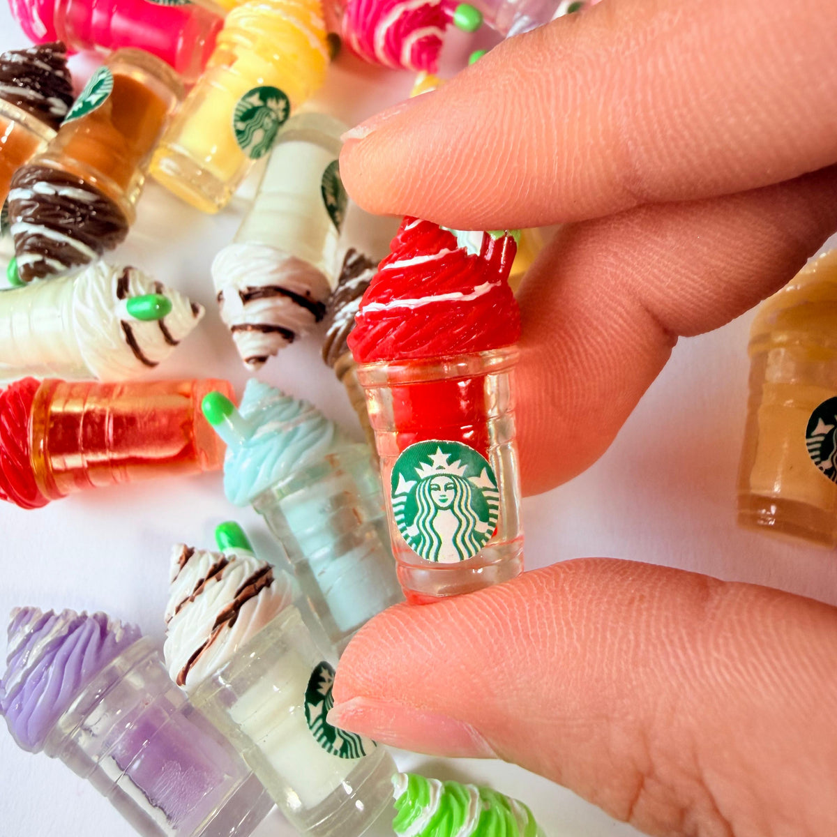 Breloques de boisson Frappuccino mixtes pour l'artisanat de bricolage