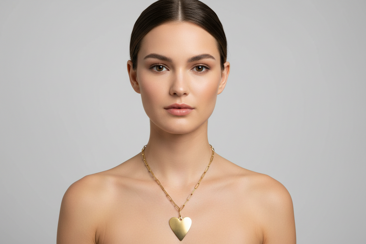 Short Chainlink Heart Pendant Necklace - Gold Stainless Steel
