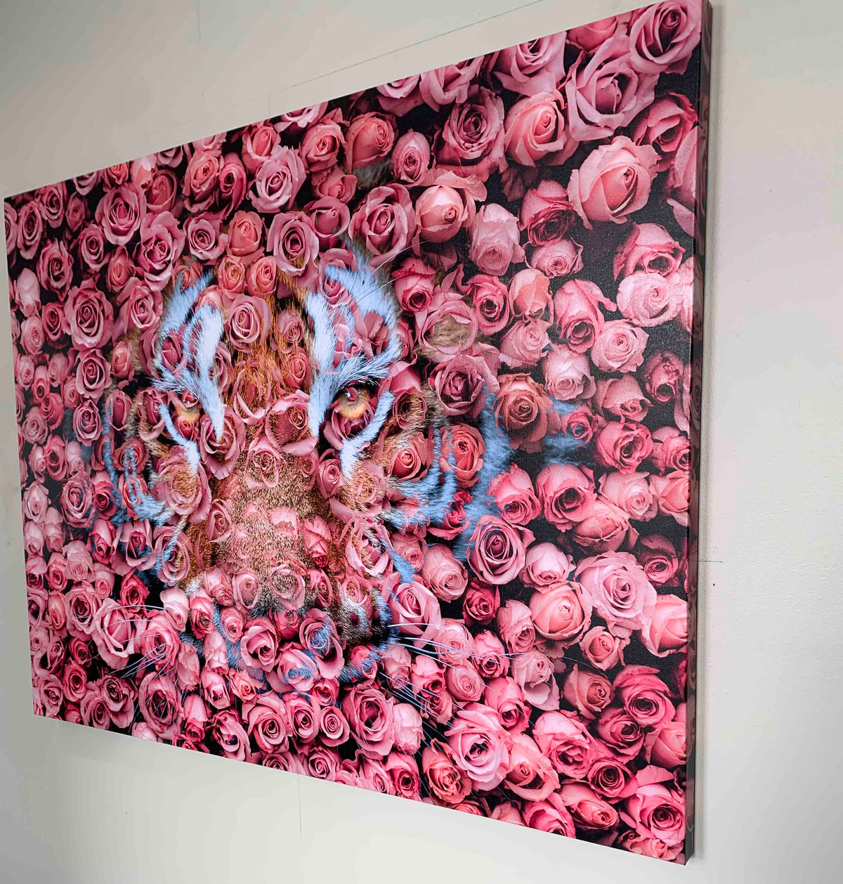 Tigre dans la rose - Impressions sur toile d'animaux sauvages - Art animalier - Vernis doré