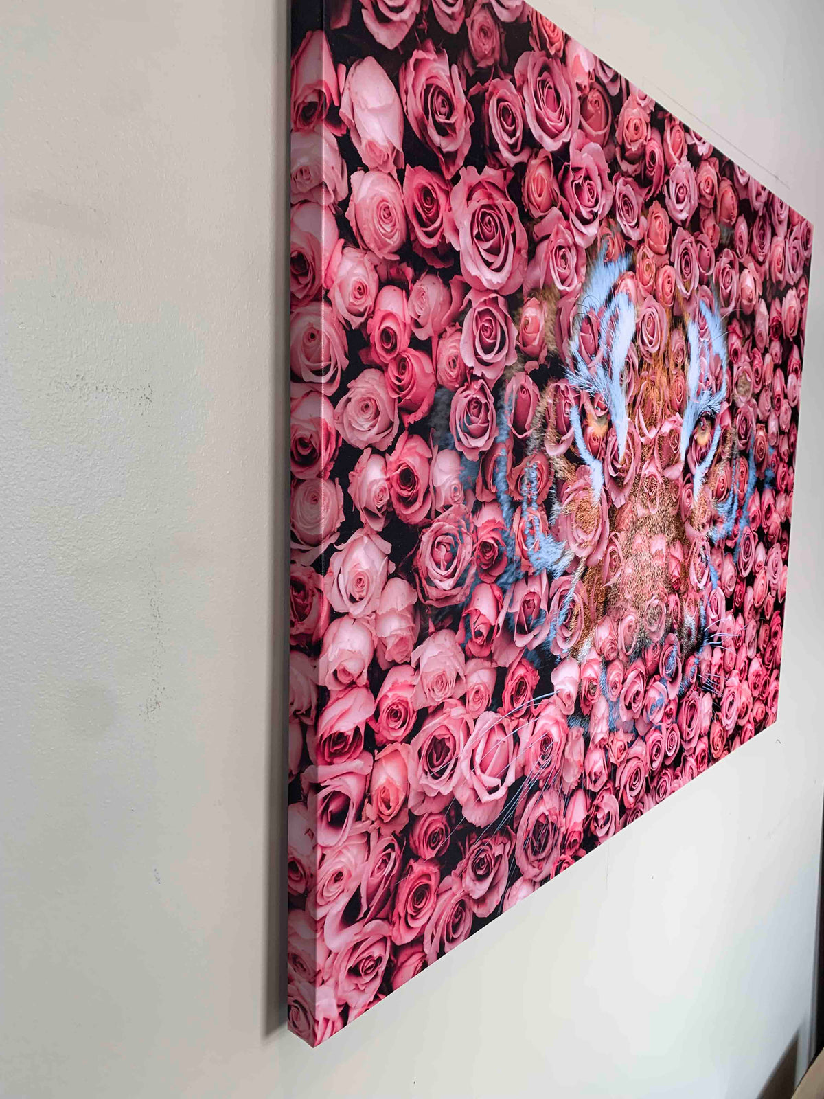 Tigre dans la rose - Impressions sur toile d'animaux sauvages - Art animalier - Vernis doré