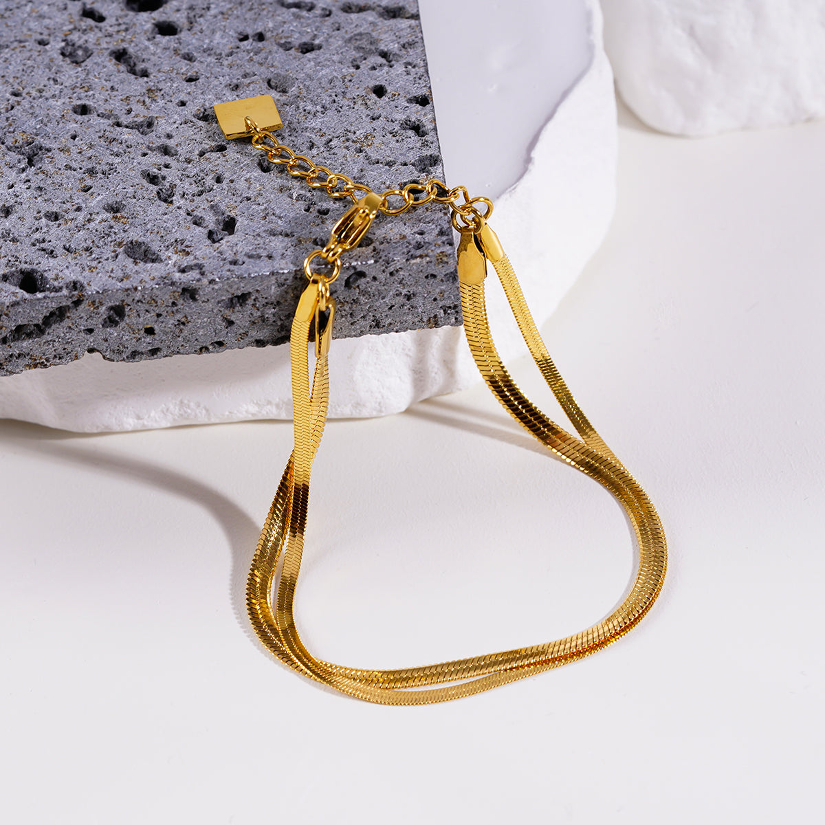 INESE : Bracelet doré à 2 rangs texturé façon peau de serpent
