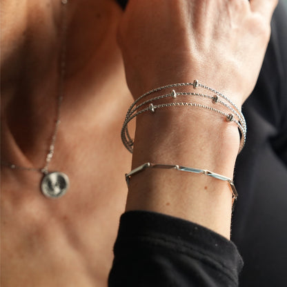Style ITARSI Argent : Bracelet chaîne à perles géométriques minimalistes