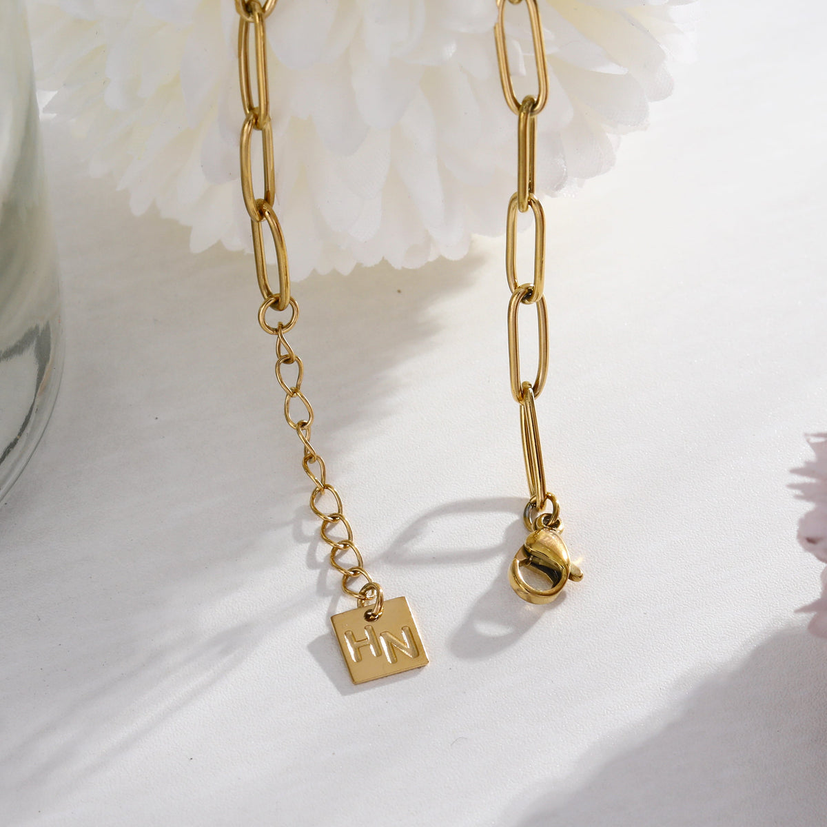 Bracelet chaîne en or IZARA avec trombones et perles ovales