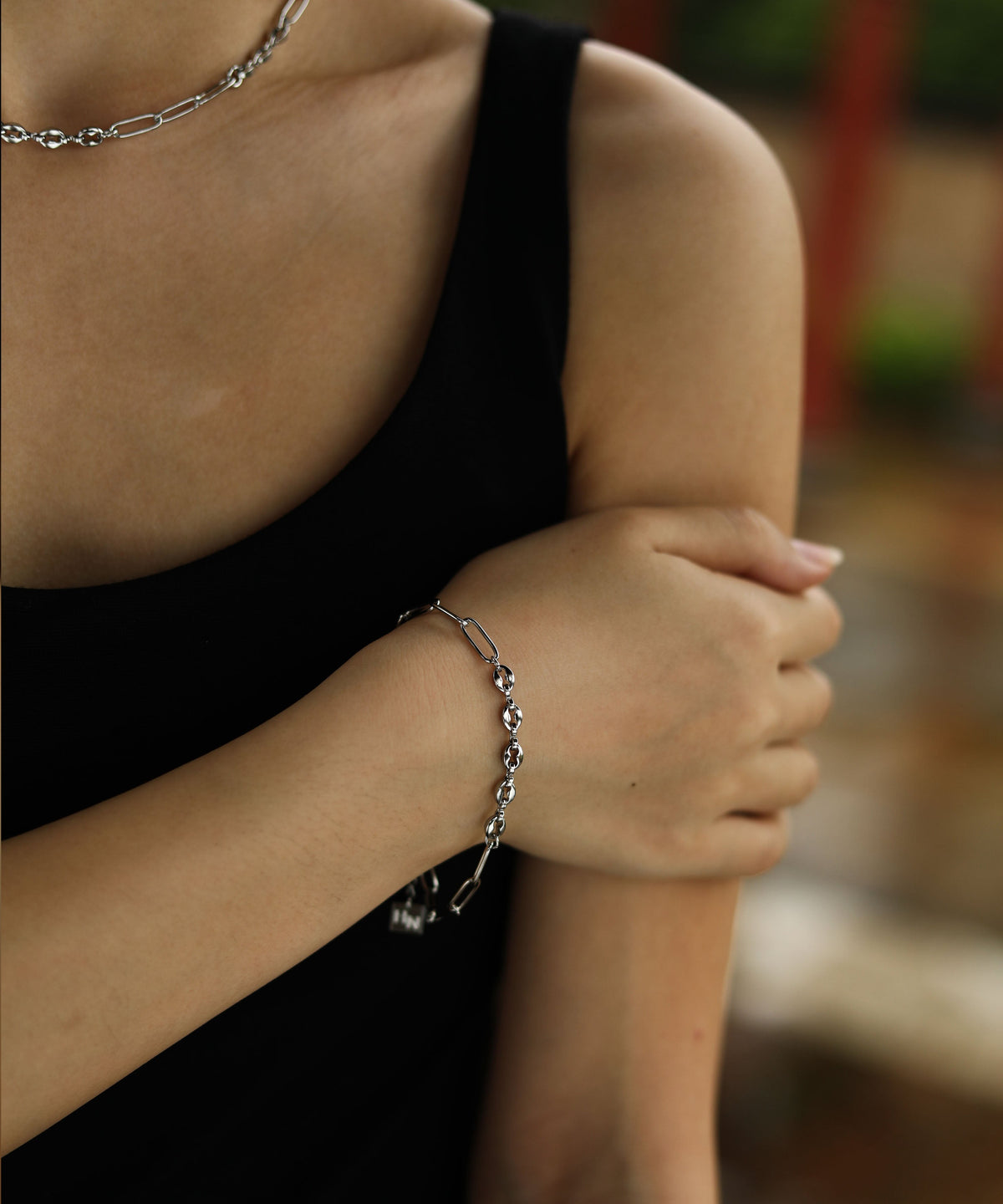 Bracelet en chaîne IZARA avec trombones et perles ovales en argent