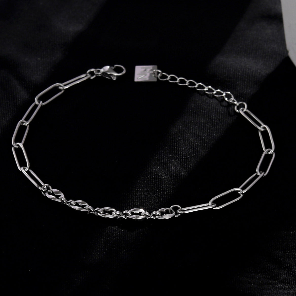 Bracelet en chaîne IZARA avec trombones et perles ovales en argent