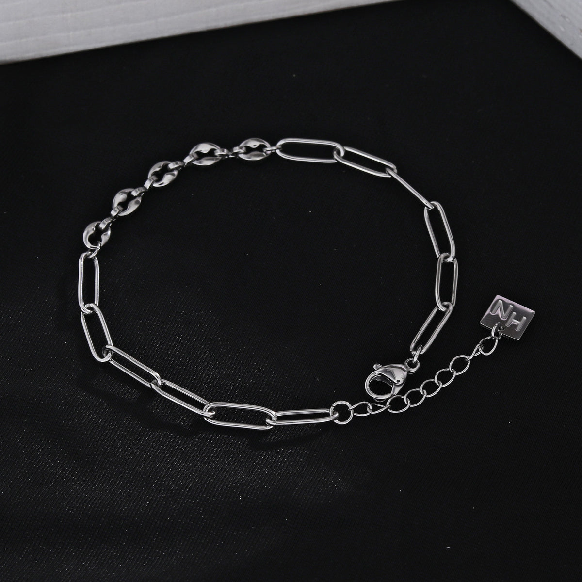 Bracelet en chaîne IZARA avec trombones et perles ovales en argent
