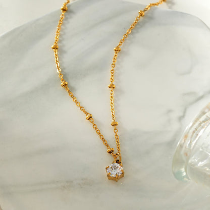 KADIRI Or : Pendentif Solitaire Zirconia sur un collier chaîne de perles