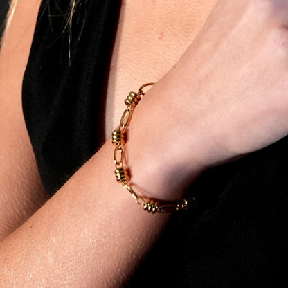 Bracelet KAMA avec maillons ovales et perles jointes