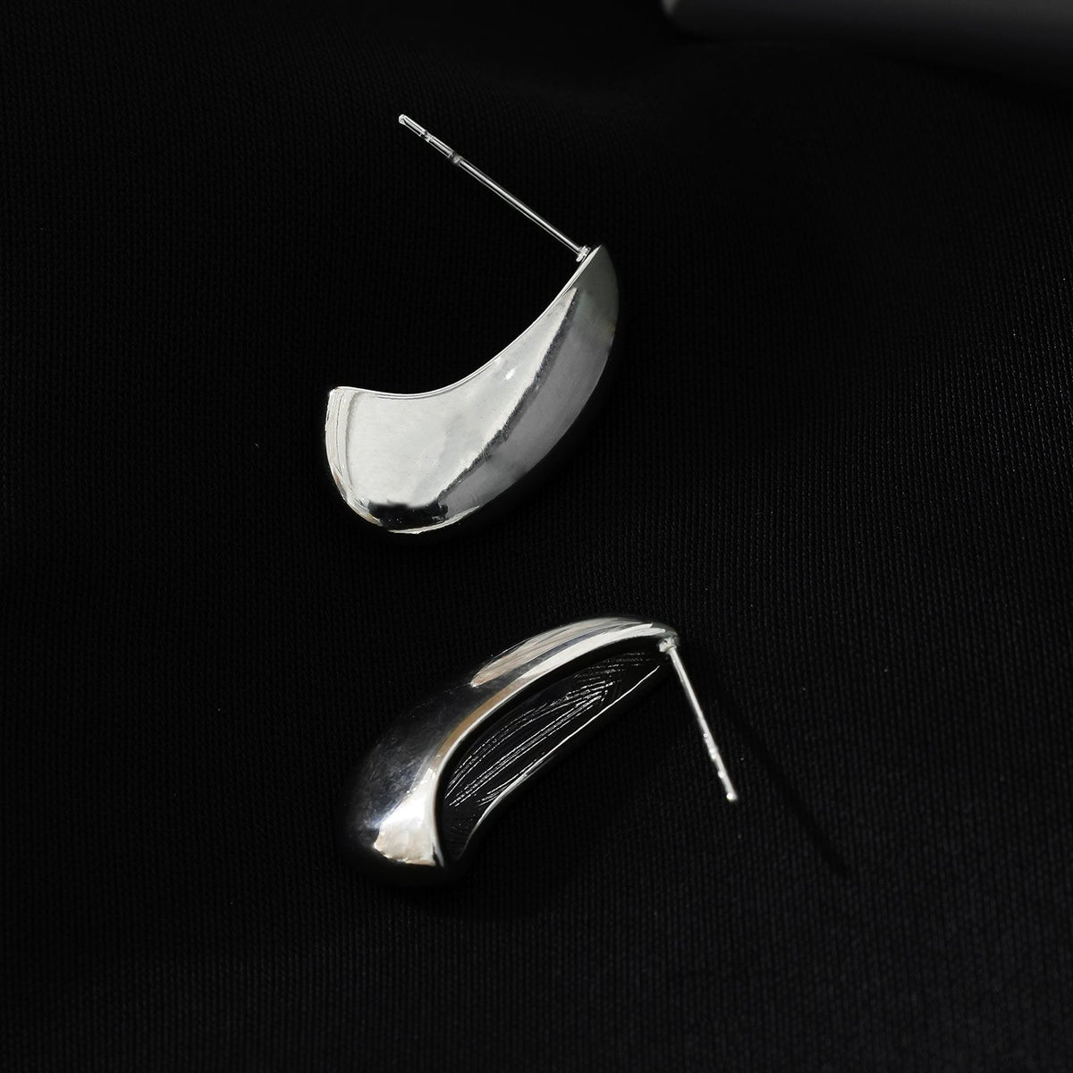 KEENE Or Blanc (Argenté) : Boucles d'oreilles clous géométriques légères à l'aspect épais