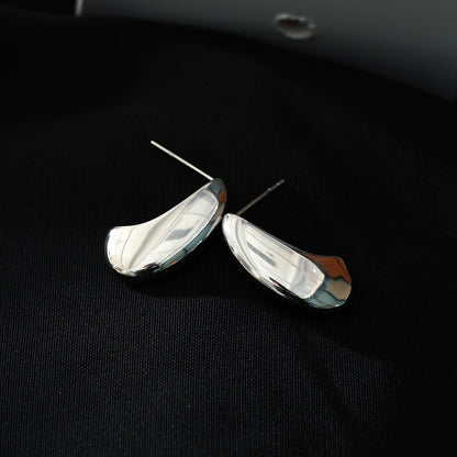 KEENE Or Blanc (Argenté) : Boucles d'oreilles clous géométriques légères à l'aspect épais