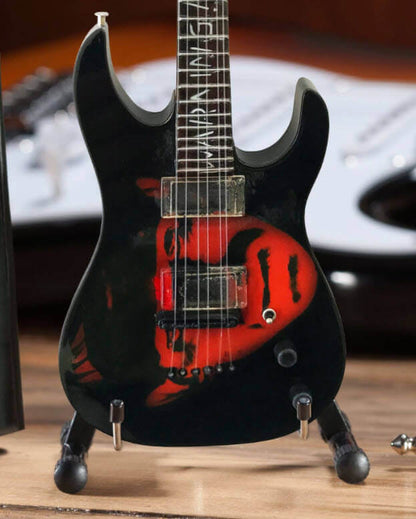 Réplique miniature de la guitare de collection « Frankenstein » de Kirk Hammett