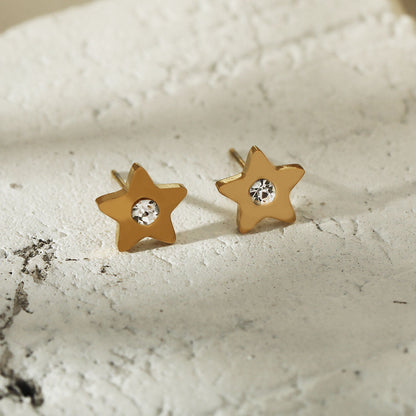 LAYLA Gold : Puces d'oreilles en forme d'étoile avec un oxyde de zirconium solitaire au centre