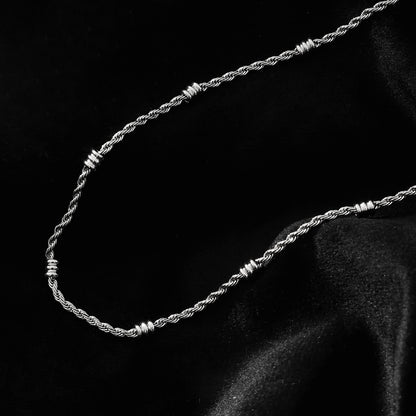 LEMOGES Or blanc argenté : Collier chaîne torsadée perlée