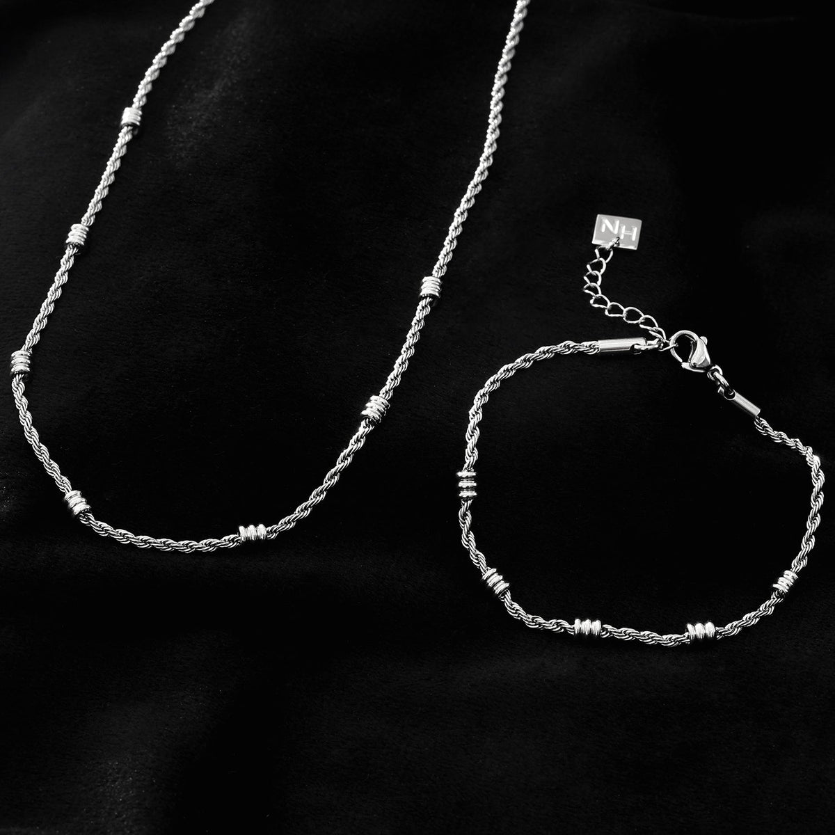 LEMOGES Or blanc argenté : Collier chaîne torsadée perlée